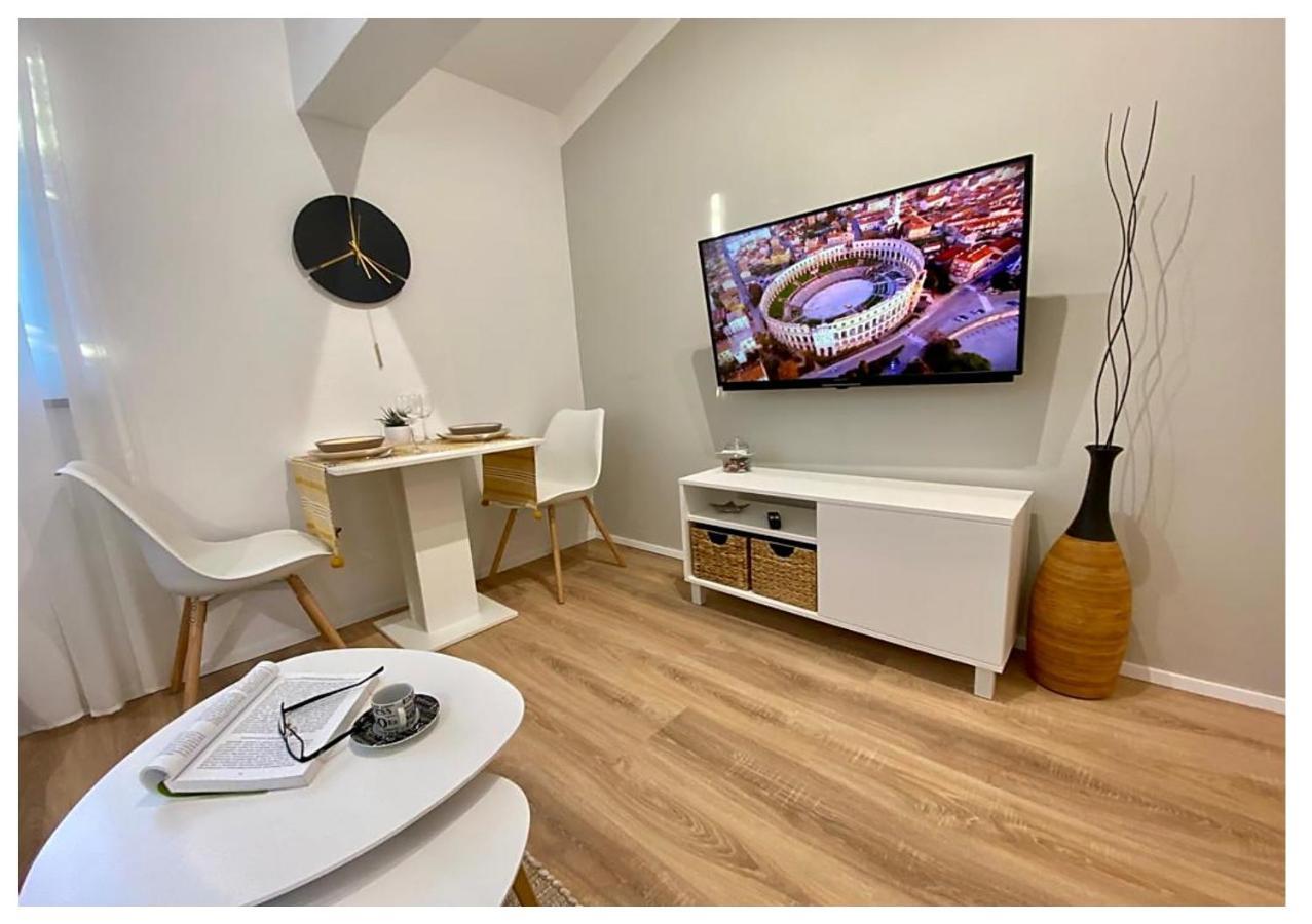 Apartments Fantasia Pula Extérieur photo